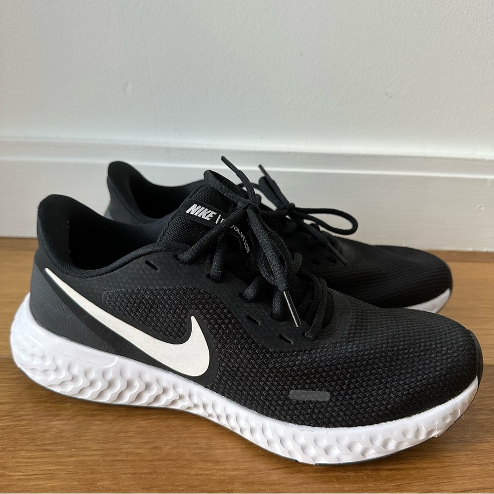 NIKE Men’s Revolution Running Sneakers